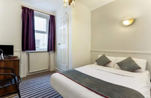 Warwick Hotel | Enrico Hotel