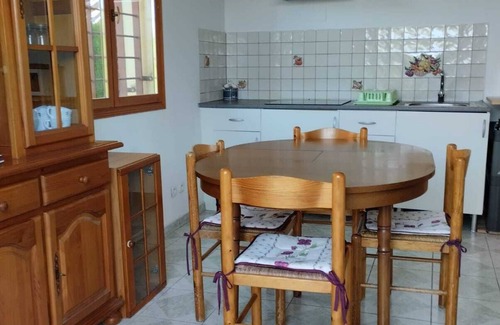 Torroella de Montgri Casa | ENSOLEILING AND RELAXING STAY AT THE CASA PEPITA REFRESHED IN 2023 (kitchen etc.)