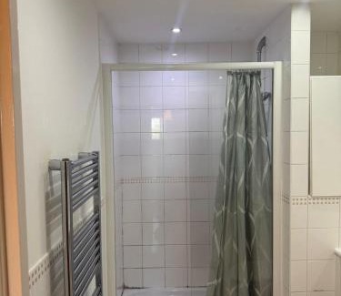 Addiscombe Casa | Ensuite cozy room