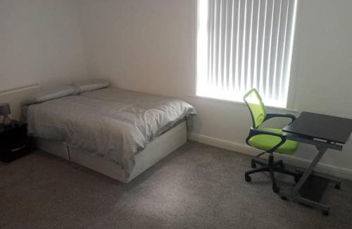 Burnley Casa | Ensuite Double-bed (E3) close to Burnley city centre