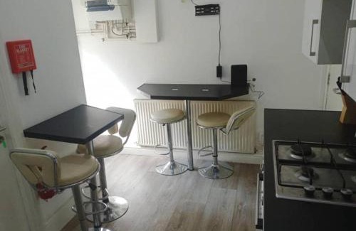 Burnley Casa | Ensuite Double-bed (H1) close to Burnley city centre