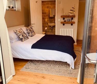 Boscombe Casa | Ensuite guest room - Private entrance, no pets