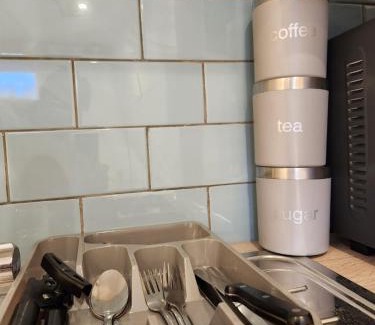 Crawley Apartamento | Ensuite Studio Flat Crawley-Gatwick