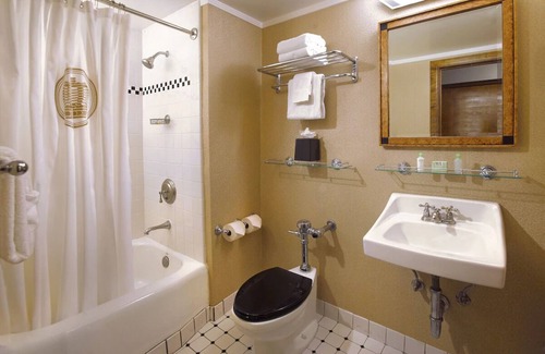 Harbor Hotel | Ensuring a Very Comfortable & Memorable Stay! Close to Promenade, Long Beach