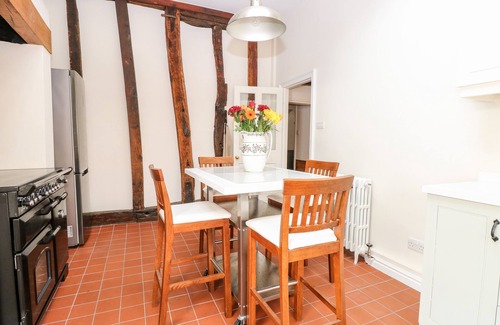 Bury St Edmunds Cabaña | ENTERPRISE HOUSE, character holiday cottage in Bury St Edmunds