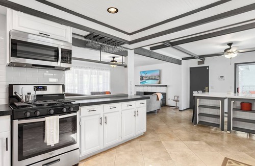 Racquet Club South Casa | Entertainer Grand Delight - A Ryson Property