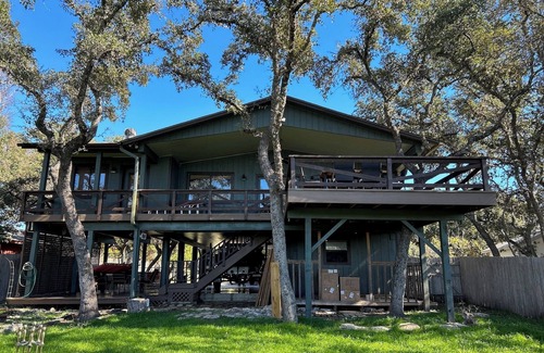 Canyon Lake Cabina | Entertainers Paradise! Breathtaking Sunsets and stunning lake views!