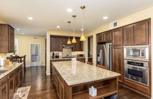 Winchester Casa | Entertainers paradise with salt water pool - close to Temecula wineries