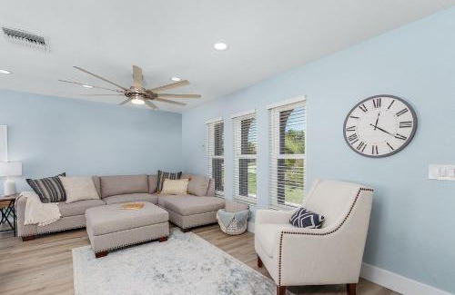 Cape Coral Casa | Entertainers Paradise with HTD Pool & Putting Green