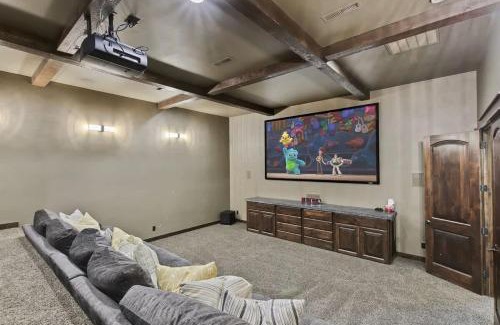 Meridian Casa | Entertainment Castle - Large Group & Company Func