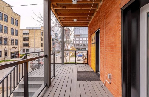 Mount Hope Huron Park Apartamento | ENTIRE 1 BEDROOM APARTMENT ACROSS FROM GOOGLE