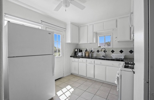 Ontario Casa | Entire 1-bedroom house Free RV parking