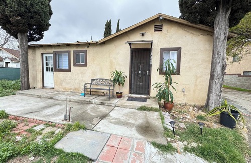 Ontario Casa | Entire 1-bedroom house Free RV parking