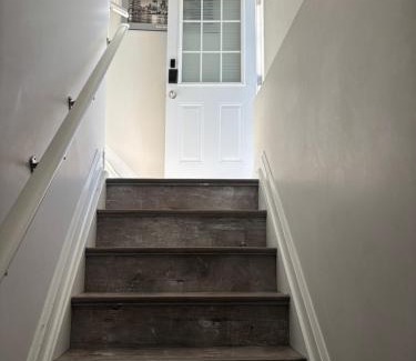 Grand River South Apartamento | Entire 2 Bedroom Apartment in Kitchener