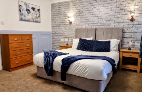 Tooting Casa | Entire 2 Bedroom Family House in London by Zaftatic