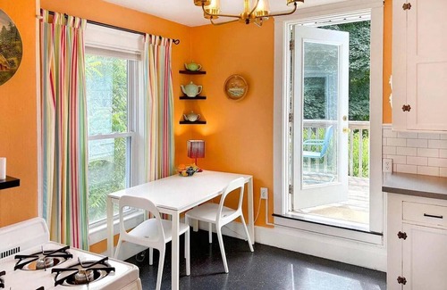 Beloit Casa | Entire 2 Bedroom Home near Beloit College