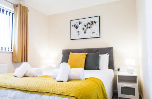 Clearbrook Casa | Entire 2 Bedroom House near Derriford with Parking