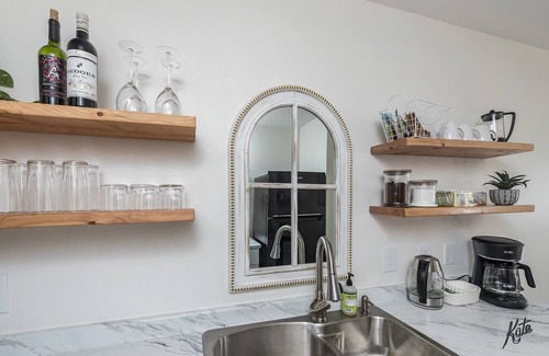 Fairbanks Casa | Entire 2BR 1Bath Apt “The Downtown Deneege”