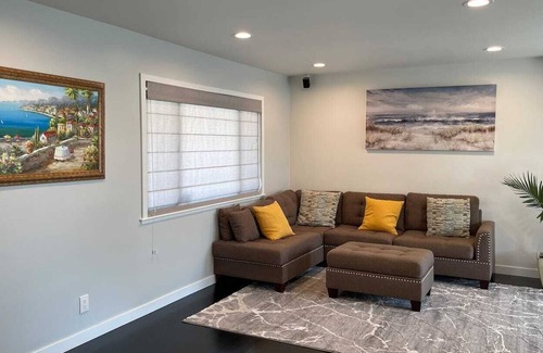 Huntington Beach Villa | Entire 3-bedroom vila with hot tub