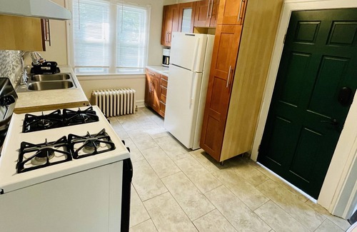 Waukegan Casa | Entire 3 Bedroom Cozy Unit