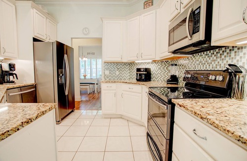 Fort Walton Beach - Destin Casa | Entire 3-bedroom home in Niceville, iconic bay view15 min from Destin beaches!