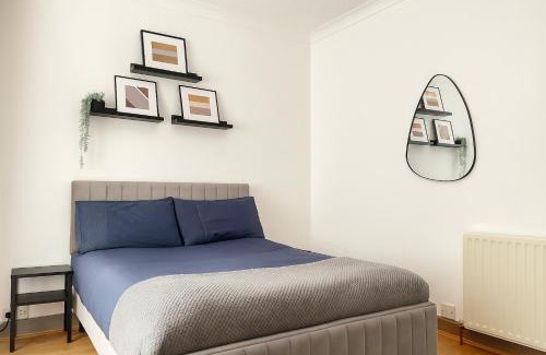 Edmonton Apartamento | Entire 3 Bedroom Home With Garden In London