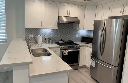 Mid Central Condominio | Entire 3Bds 3Ba Condo with private parking in Prime Pasadena