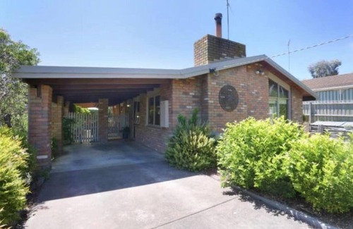 Clifton Springs Casa | Entire 3BR House/Bay Shore Retreat