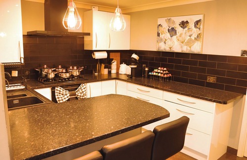 Yeading Casa | Entire 3BR House Near Heathrow – Garden, Free WiFi & Parking, Family-Friendly