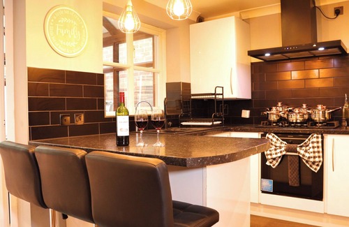 Yeading Casa | Entire 3BR House Near Heathrow – Garden, Free WiFi & Parking, Family-Friendly