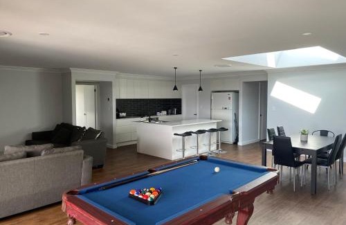 Kelso Casa | Entire 4 bedroom home on Connolly in Bathurst