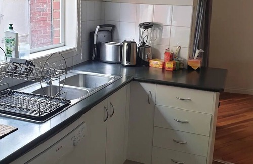 Kensington Casa | Entire 4 Bedroom Townhouse -sleeps 6/7- All yours