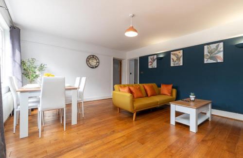 Hatfield Apartamento | Entire 5 Bed House - Contractors, Family's & More - Free Parking