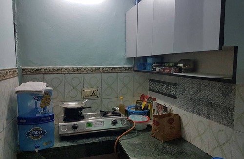 Dilshad Garden Apartamento | Todo el apartamento con aire acondicionado cerca de la estación de metro