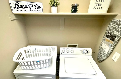 Riverton Apartamento | Entire apartment 1Bd/1Ba, 1King bed and 1 Queen bed, it accommodates 1-4 guests