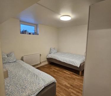 Umea Apartamento | Entire Apartment 50 sqm Modern & Free Parking