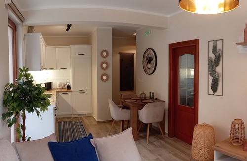 Topla Apartamento | Entire Apartment in Herceg Novi. Swimming Pool, Nature Trail and nearby stream.