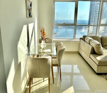 Al Khan Apartamento | Entire apartment See View
