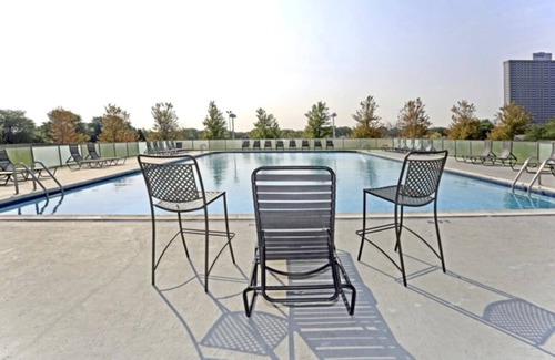 Lafayette Park Casa | Entire apartment with king bed /traveling professionals welcome! longterm stays