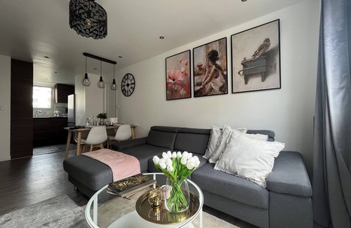 Bourg-la-Reine Apartamento | Entire Apt - Family - Close to Paris - 2min RERB - Kitchen - Parking - Olympic24