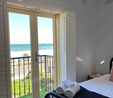 Glenelg North Apartamento | entire beachfront apartment 5 Esplanades seaviews