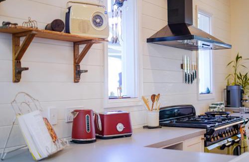 Canungra Casa | Entire Boutique Home - The Rustic Cottage - Canungra