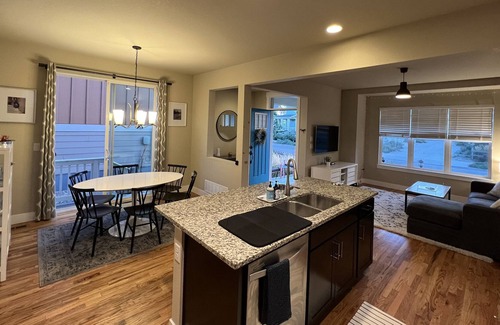 Louisville Casa | Entire Bright 3-Bedroom House - 1 Mile from Historic Louisville CO