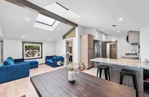 Laguna Beach Cabina | Entire Cabin, 2 Blocks to Water with Ocean Views!