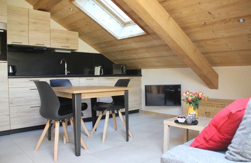 Taninges Chalet De Esquí | Entire chalet with indoor pool jacuzzi sauna steam room