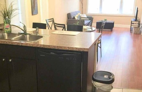 Belmont Cragin Apartamento | APARTAMENTO DE 2 DORMITORIOS MODERNO Y LIMPIO COMPLETO APARCAMIENTO EN EL HOGAR / GARAJE