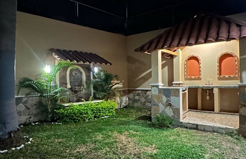 Zapotlanejo Casa | Entire Colonial Home with Private Parking - 6 min drive to Centro