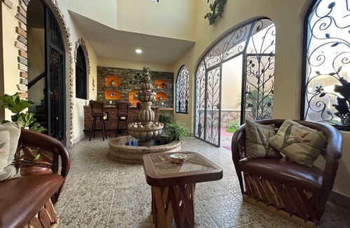 Zapotlanejo Casa | Entire Colonial Home with Private Parking - 6 min drive to Centro