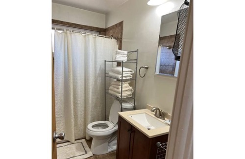 Northeast Park Hill Casa | Entire comfortable quiet home hosted by Soni.
