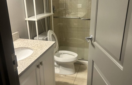 Waterloo Condominio | Entire condo one bedroom and den in the heart of waterloo